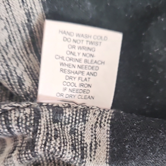 Philosophy Striped Cap Sleeve Sweater Dress in Cream and Black Size Medium. - Picture 5 of 5